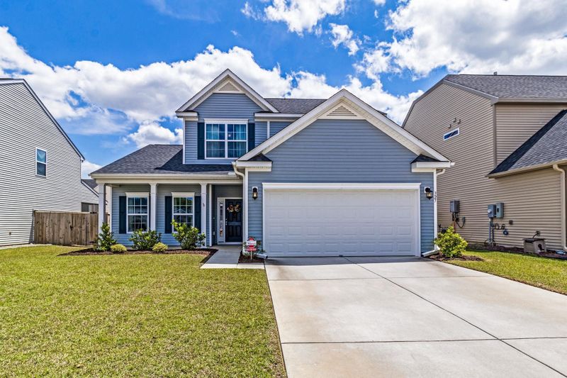 327 Silver Leaf Ln, Moncks Corner, SC 29461