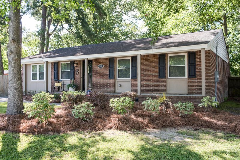 303 Laurel Ave, Goose Creek, SC 29445