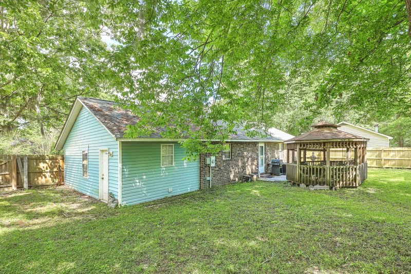 202 Flamingo Dr, Ladson, SC 29456