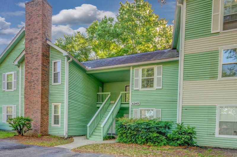 6240 April Pine Cir #902-B, North Charleston, SC 29406