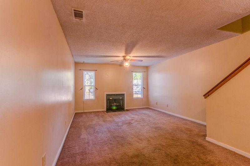 6240 April Pine Cir #902-B, North Charleston, SC 29406