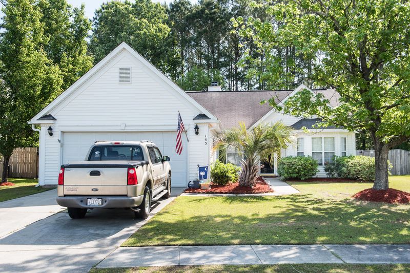 153 Hearthstone Cir, Goose Creek, SC 29445