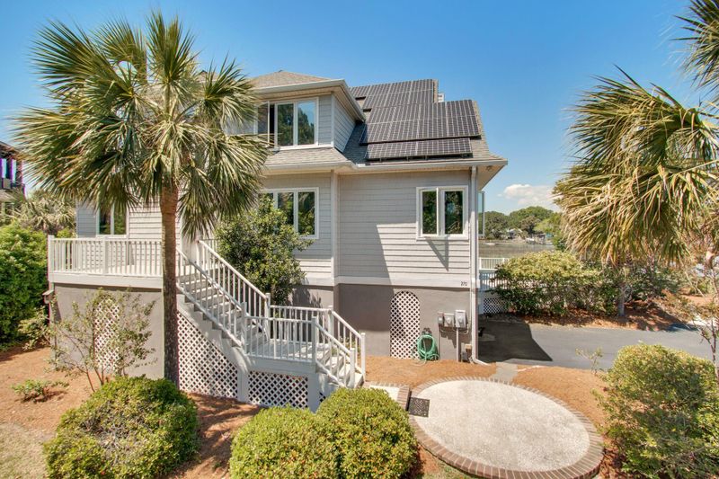 270 Little Oak Dr, Folly Beach, SC 29439