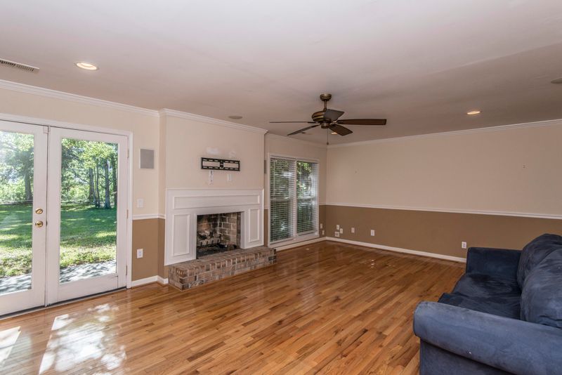 501 W Wimbledon Dr, Charleston, SC 29412