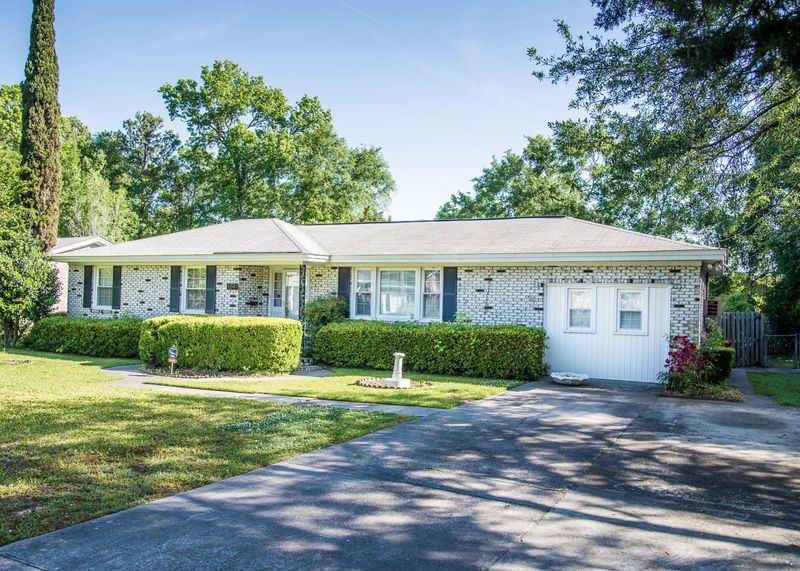 4218 Oakridge Dr, North Charleston, SC 29418