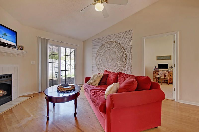 1325 Pinnacle Ln, Charleston, SC 29412