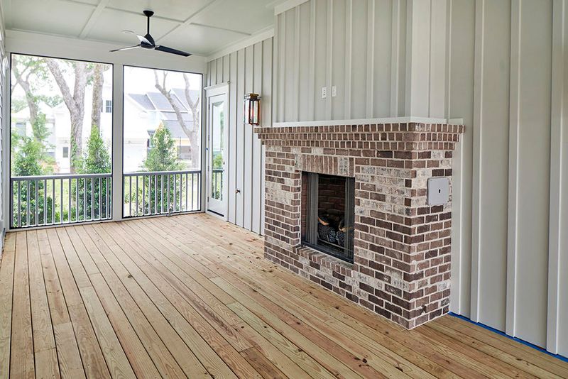 466 Lesesne St, Daniel Island, SC 29492