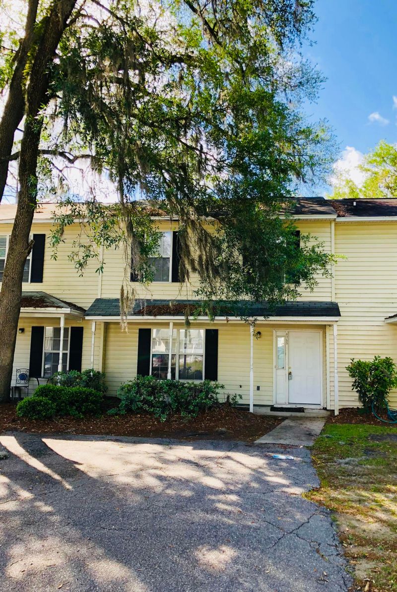 4735 Bayfield Dr, North Charleston, SC 29418