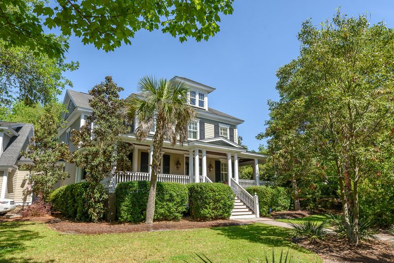 376 Royal Assembly Dr, Charleston, SC 29492