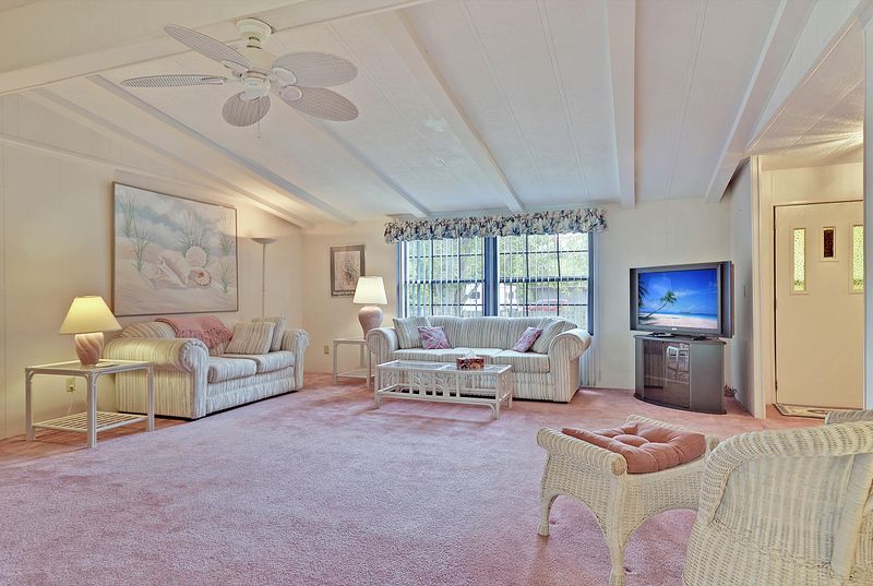 1210 Longpoint Rd, Cross, SC 29436