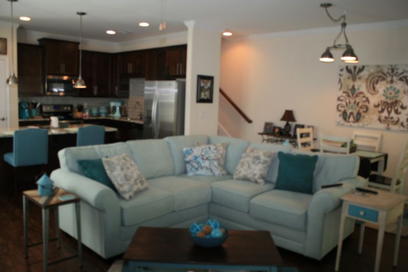 225 S Lamplighter Ln, Summerville, SC 29483