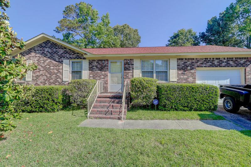 314 Salem Dr, Ladson, SC 29456