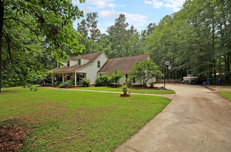 262 Mustang Cir, Moncks Corner, SC 29461