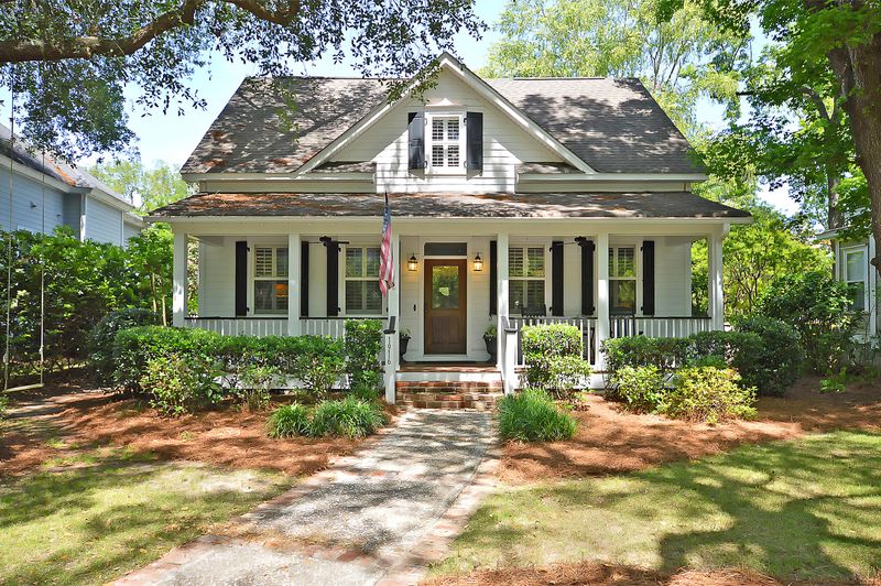 1916 Mahone Ct, Charleston, SC 29492