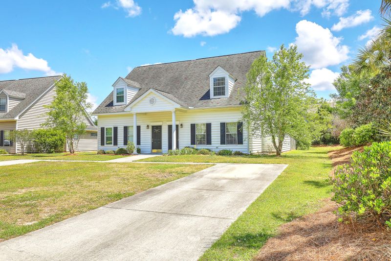 2081 Kings Gate Ln, Mount Pleasant, SC 29466