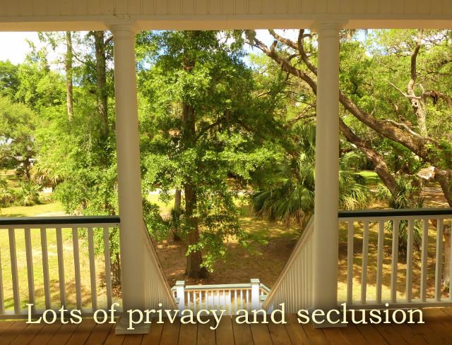 8921 Palmetto Rd, Edisto Island, SC 29438