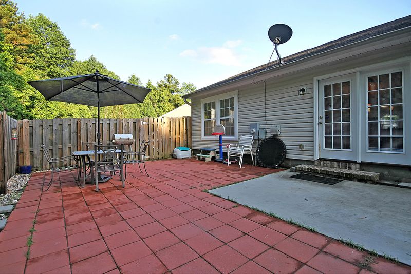 204 Reagan Dr, Summerville, SC 29486