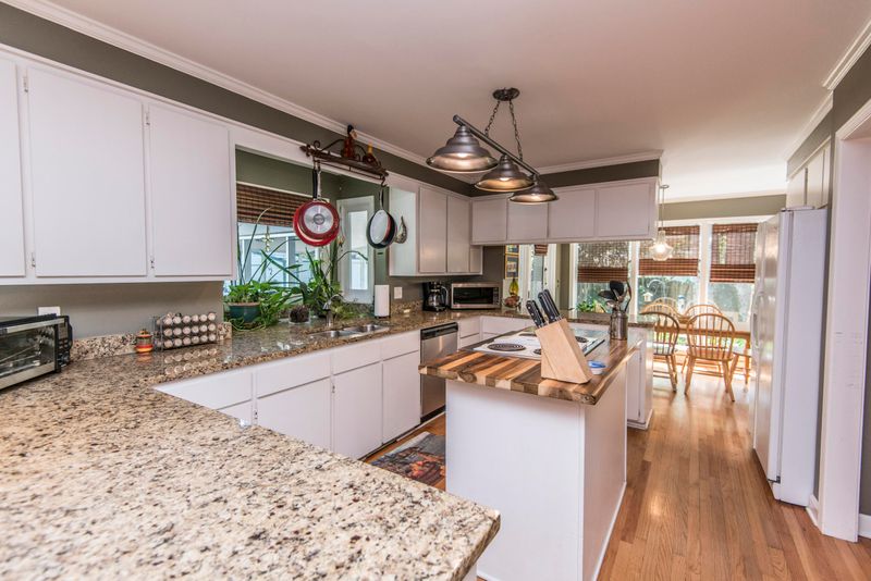 955 Anchor Rd, Charleston, SC 29412