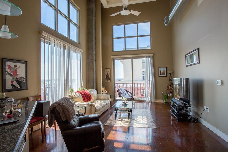 150 Bee St #818, Charleston, SC 29401