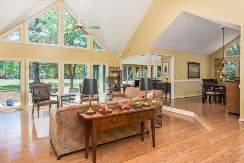 1170 Plantation Ln, Mount Pleasant, SC 29464