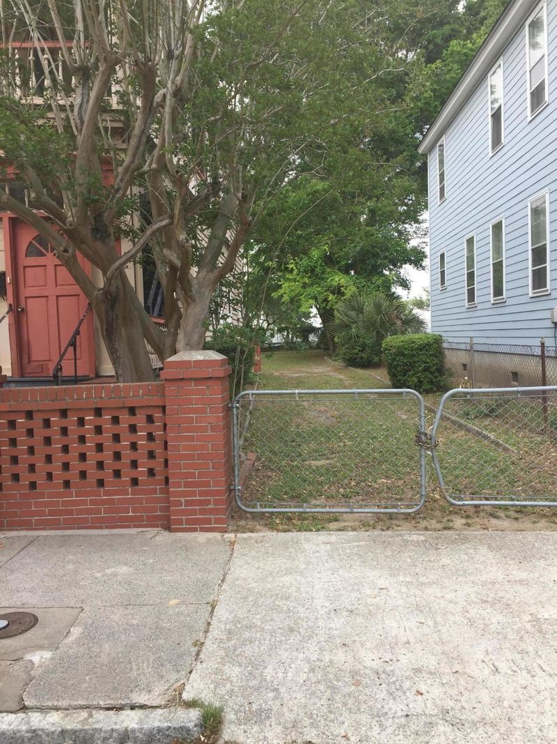 86 Drake St, Charleston, SC 29403