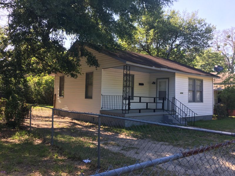 2708 E Surrey Dr, North Charleston, SC 29405