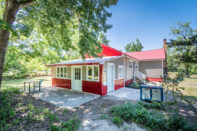 151 Blanche Dr, Harleyville, SC 29448