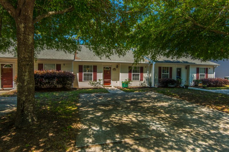 1511 Blaze Ln, Charleston, SC 29412