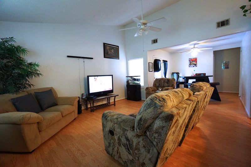 143 Manchester Rd, Summerville, SC 29486