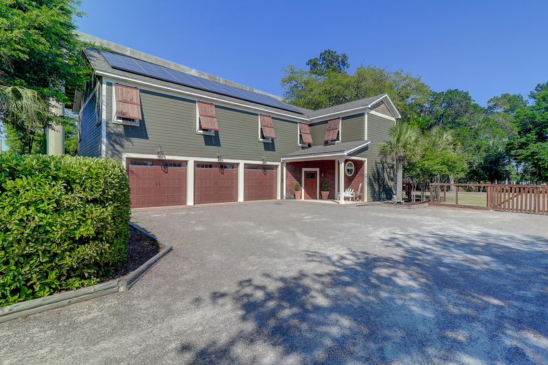 1089 Pinefield Dr, Charleston, SC 29492