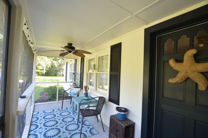 540 Pinckney St, Mcclellanville, SC 29458