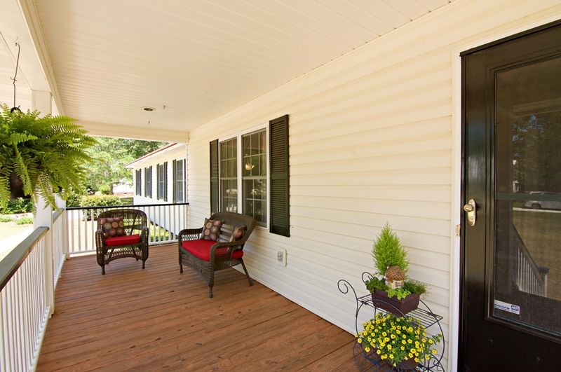 5428 Buckeye Rd, Hollywood, SC 29449