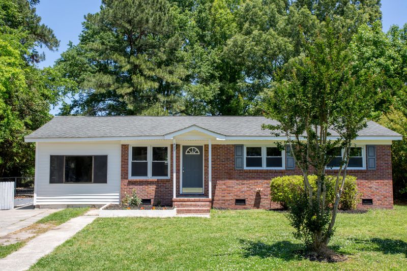 429 Sarah Street Dr, Goose Creek, SC 29445