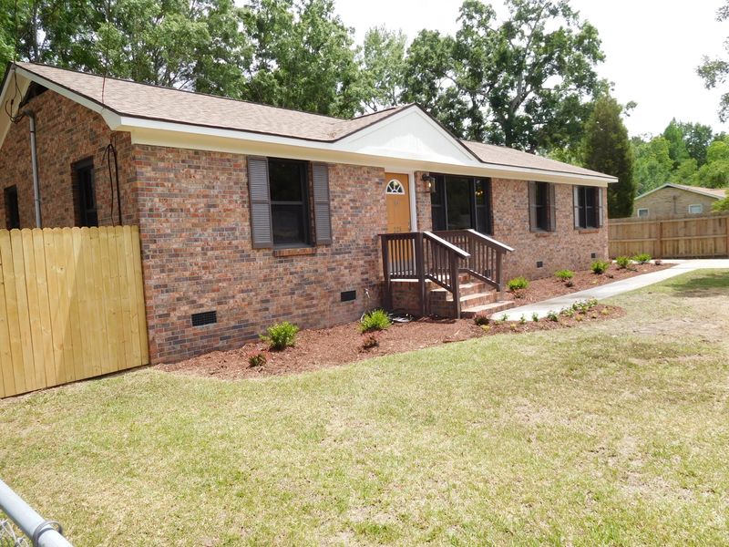 228 Mary Scott Dr, Goose Creek, SC 29445
