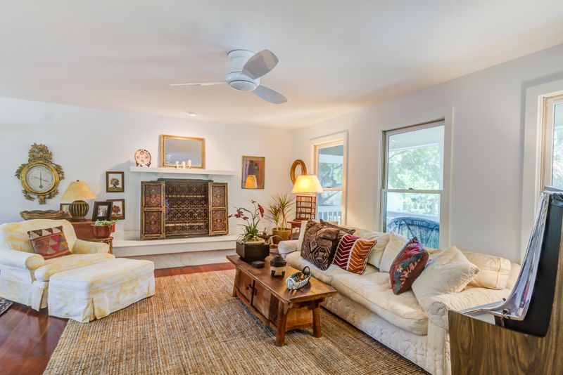 1 Cross Ln, Isle Of Palms, SC 29451