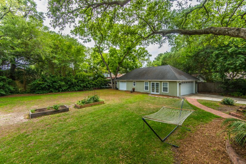 411 Japonica Rd, Mount Pleasant, SC 29464