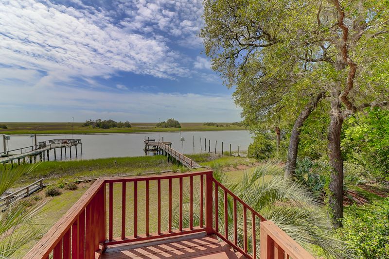 903 Shellmore Ln, Mcclellanville, SC 29458
