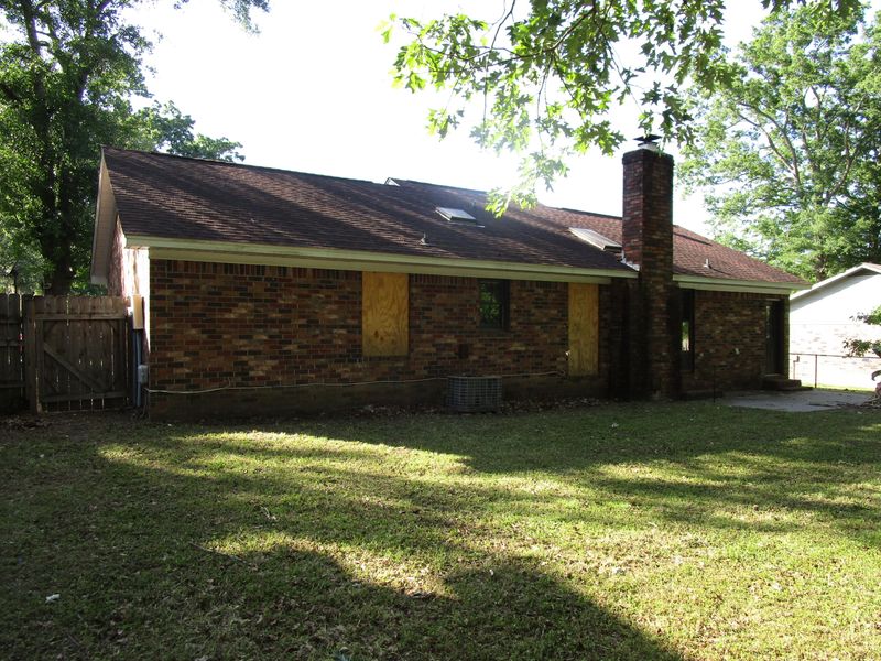 34 Burnt Mills Rd, Goose Creek, SC 29445