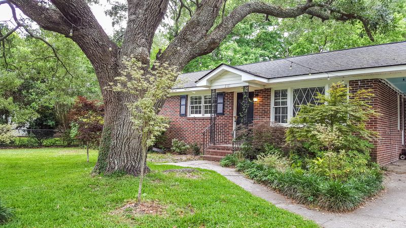 2167 Wood Ave, Charleston, SC 29414