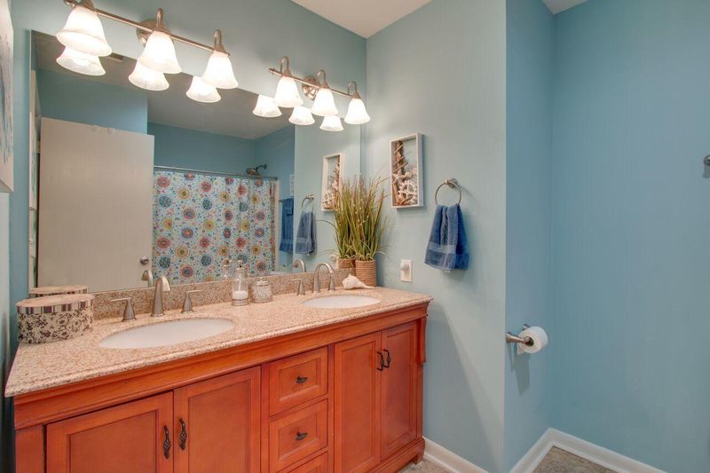 104 Tennyson Way, Summerville, SC 29486