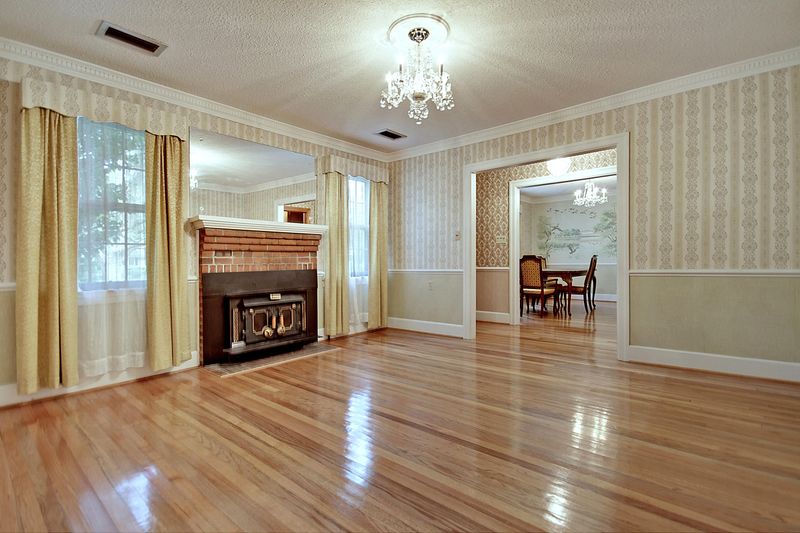 119 E Edgewater Dr, Charleston, SC 29407