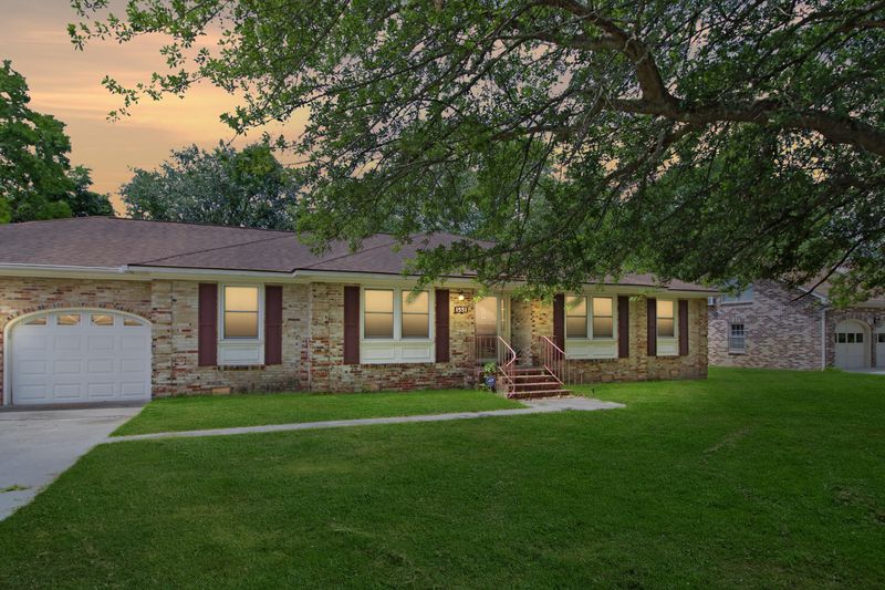 1551 Sanford Rd, Charleston, SC 29407