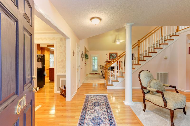 671 Hamlet Cir, Goose Creek, SC 29445