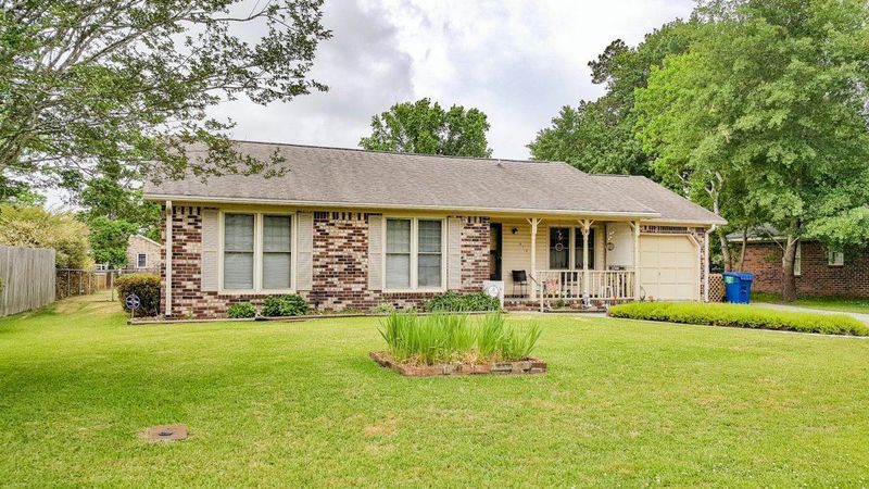 820 Beauregard Rd, Summerville, SC 29486