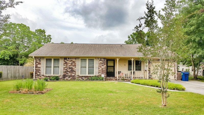 820 Beauregard Rd, Summerville, SC 29486