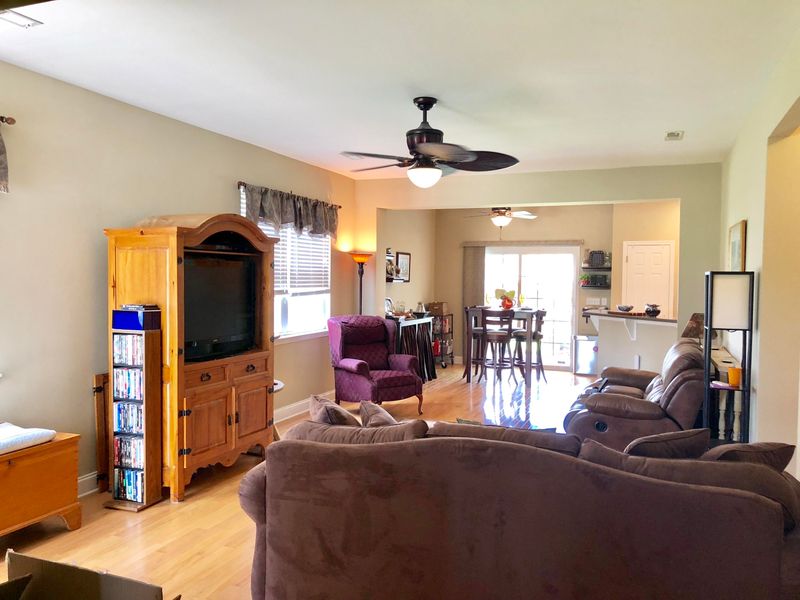 7016 Bellflower Ln, Hanahan, SC 29410