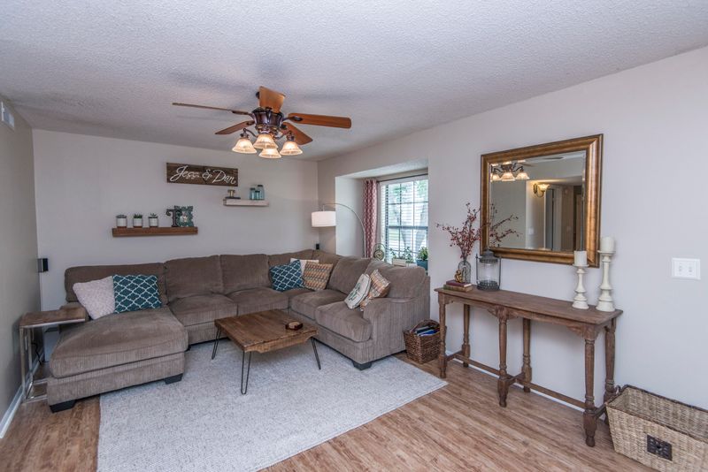 1681 Hunters Run Dr, Mount Pleasant, SC 29464