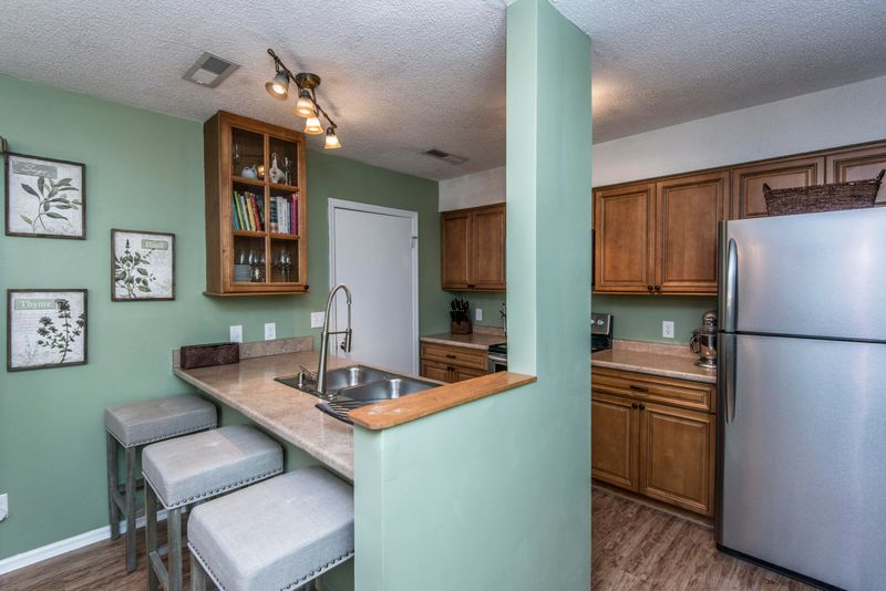 1681 Hunters Run Dr, Mount Pleasant, SC 29464