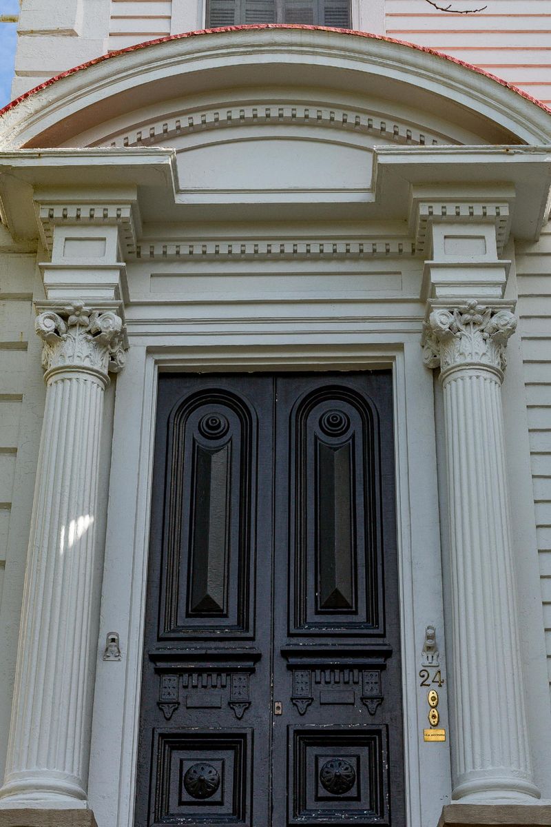 24 New St, Charleston, SC 29401