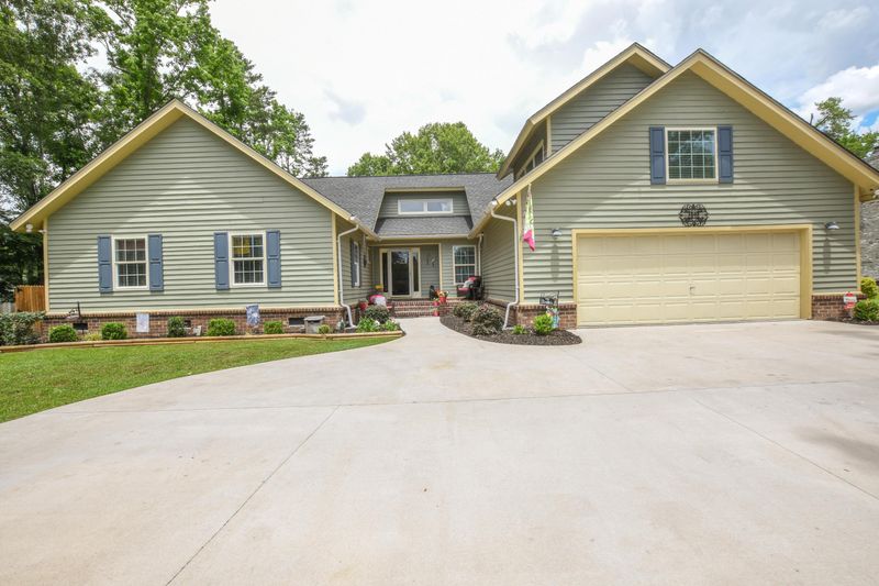 1532 Sterling Oaks Dr, Moncks Corner, SC 29461